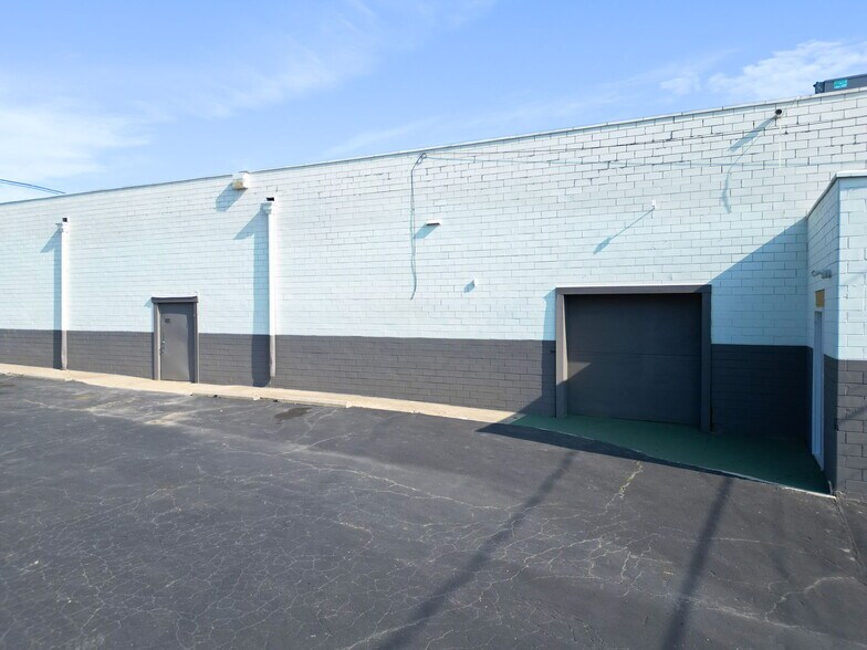 More Photos Of 1776 S High St, Columbus Freestanding For Lease