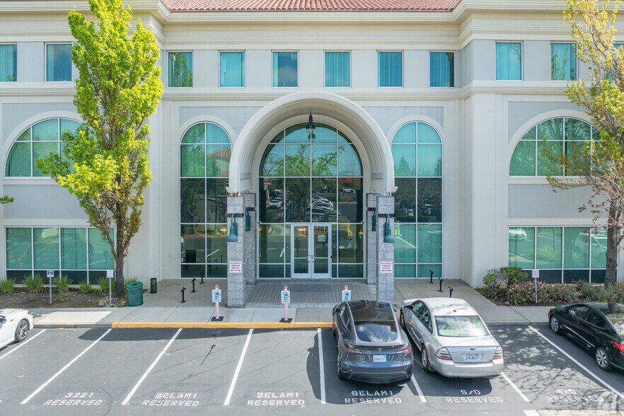 More Photos Of 3321 Power Inn Rd, Sacramento Office For Lease