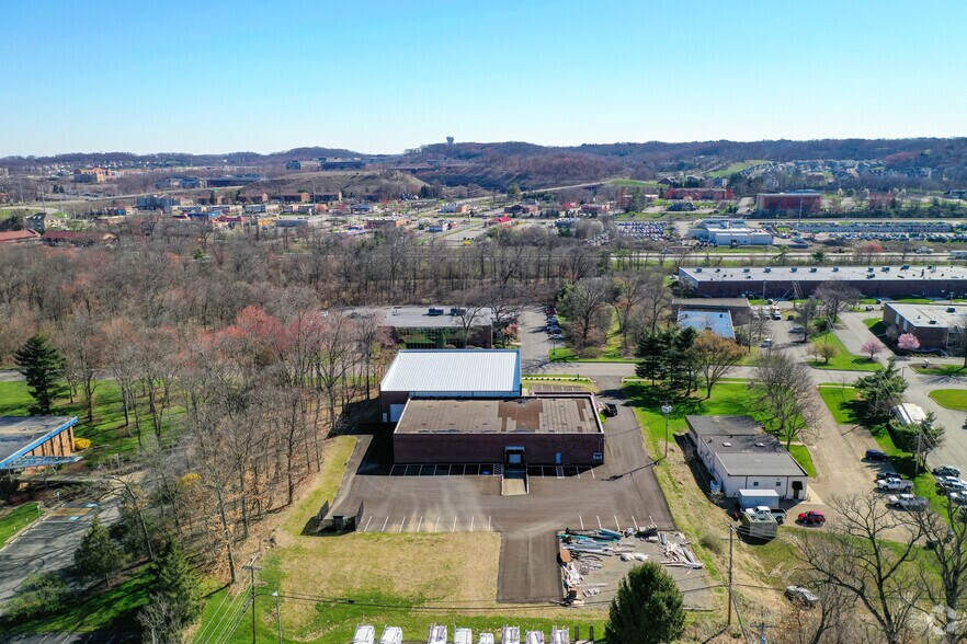 More Photos Of 200 Commonwealth Dr, Warrendale Warehouse For Lease