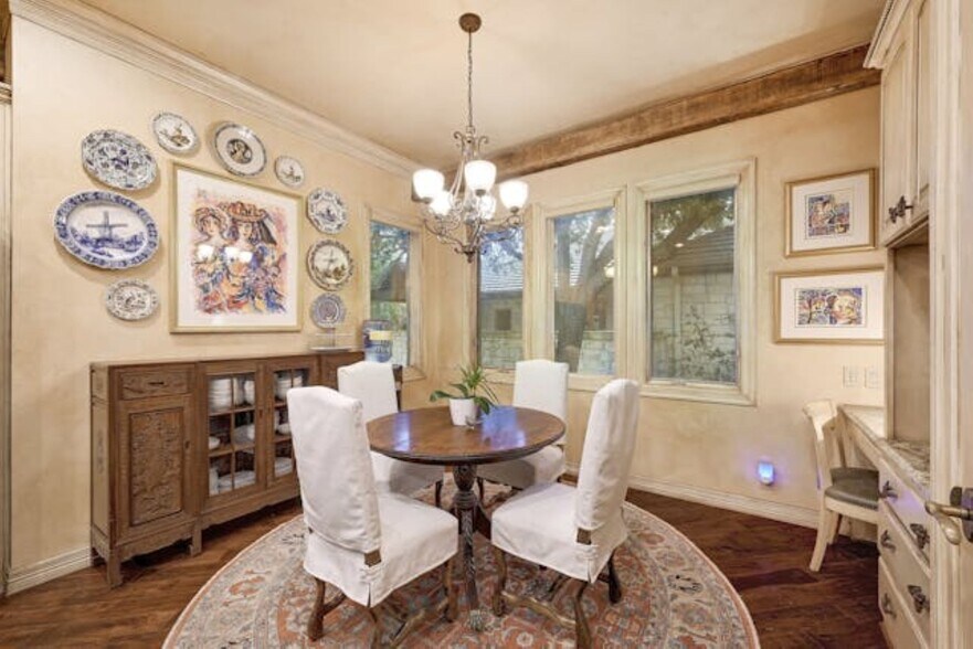 More Photos Of 2305 Barton Creek Blvd, Austin Apartments For Sale