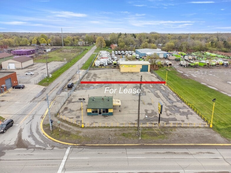 More Photos Of 6120 N Dort Hwy, Flint Service For Lease