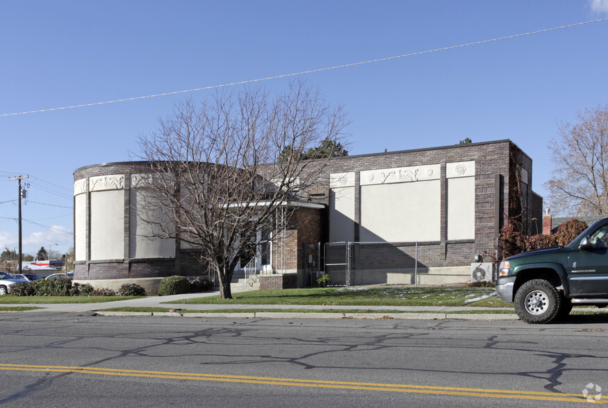 Primary Photo Of 590 S Main St, Payson Office For Sale