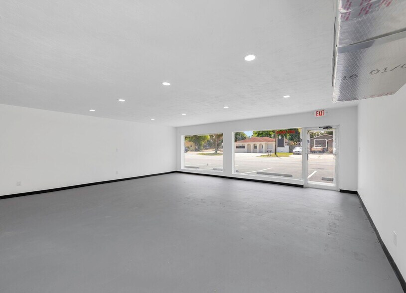 More Photos Of 6219 Massachusetts Ave, New Port Richey Freestanding For Lease