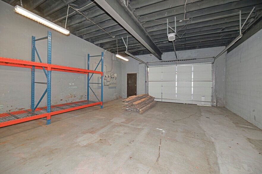 More Photos Of 30R First Ave, Toronto Light Distribution For Sale