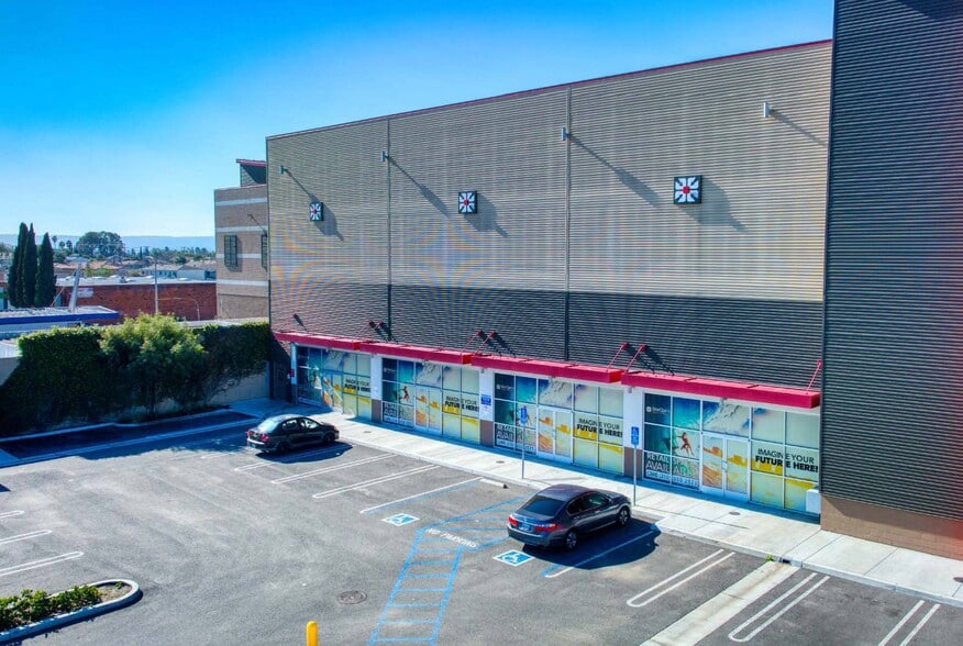 More Photos Of 14215 S Normandie Ave, Gardena Self Storage For Lease