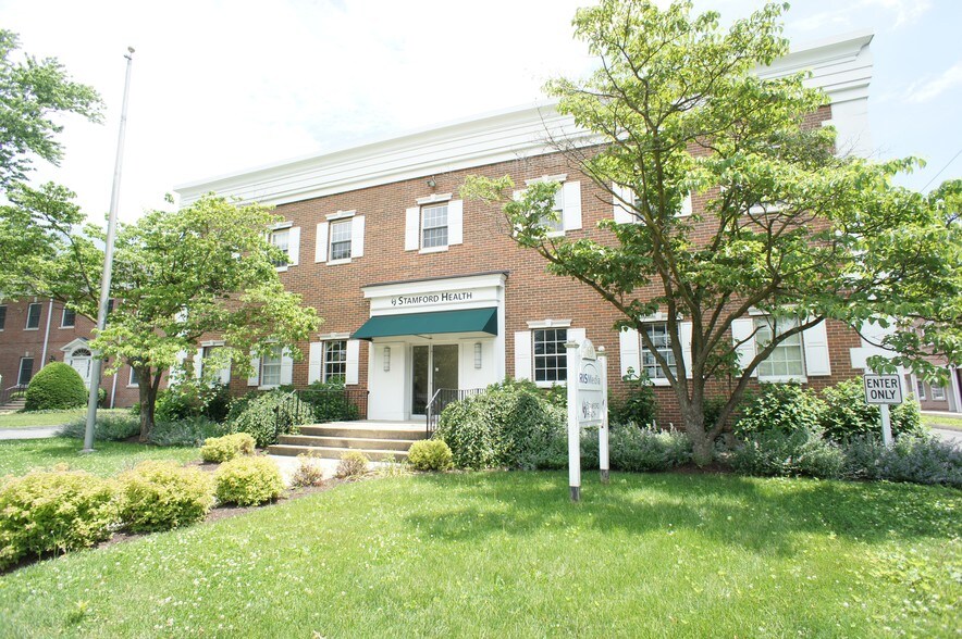 More Photos Of 69 East Ave, Norwalk Medical For Lease