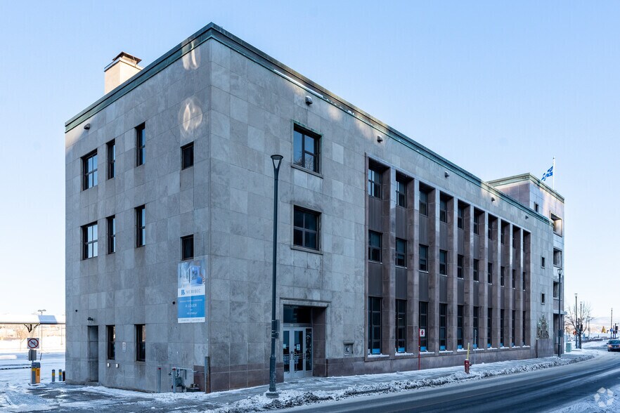 More Photos Of 5935-5955 Rue Saint-Laurent, Lévis Specialty For Lease