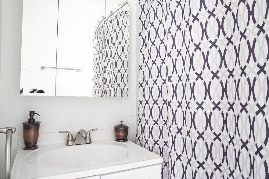 More Photos Of 701-711 E Pike St, Seattle Apartments For Sale