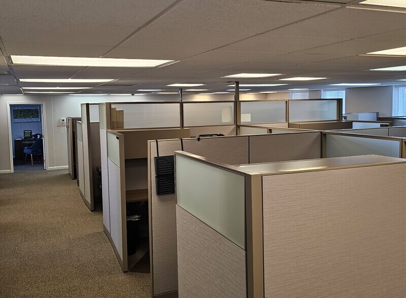 More Photos Of 20 S King St, Leesburg Office For Lease