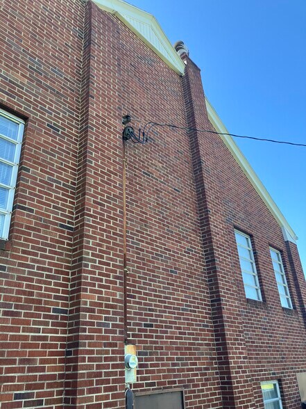 More Photos Of 1508 S 9th St, Ironton Lodge Meeting Hall For Sale