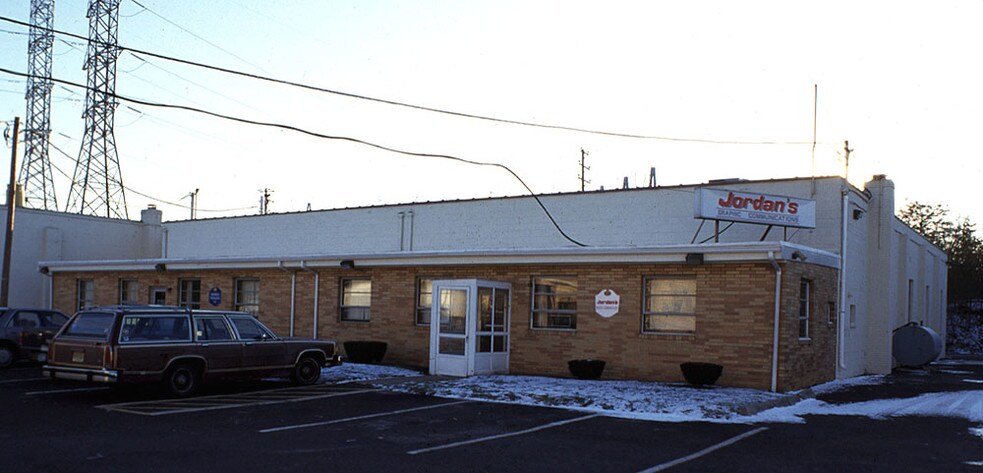 More Photos Of 7300 N Crescent Blvd, Pennsauken Light Manufacturing For Lease