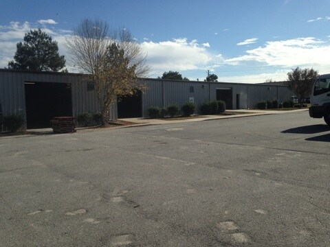 More Photos Of 1418 Harbin Cir, Valdosta Warehouse For Lease