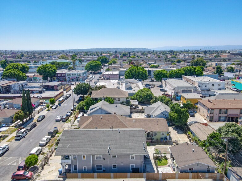 More Photos Of 239 W 43rd St, Los Angeles Apartments For Sale