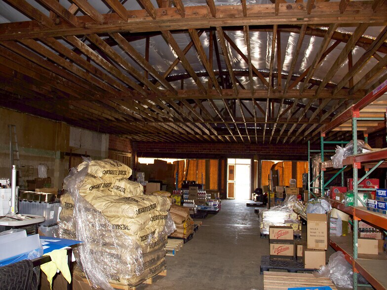 More Photos Of 405 N 1st St, Woodburn Storefront For Lease