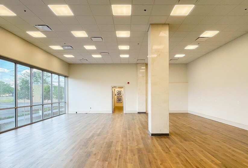 More Photos Of 5700 Florida Blvd, Baton Rouge Loft Creative Space For Sale