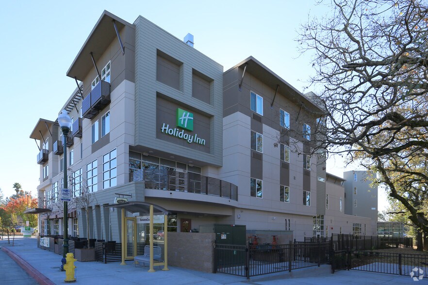 More Photos Of 8755-8757 Old Redwood Hwy, Windsor Hotel For Sale