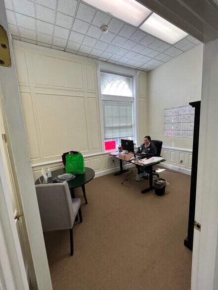 More Photos Of 2217 Princess Anne St, Fredericksburg Office Residential For Lease