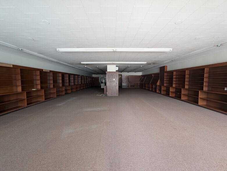 More Photos Of 882-906 Park Ave, Meadville Storefront Retail Office For Lease