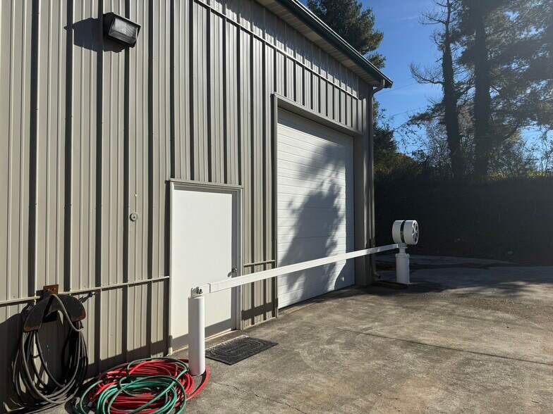 More Photos Of 2803 W Lamar Alexander Pky, Friendsville Industrial For Lease