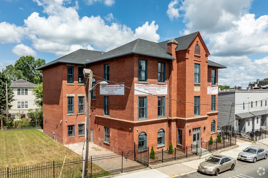 More Photos Of 70 Roseville Ave, Newark Apartments For Sale