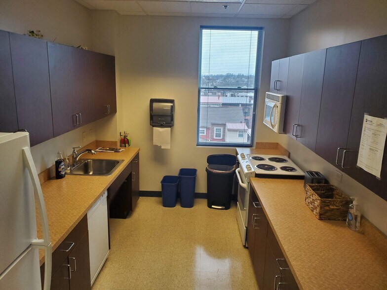 More Photos Of 17 W Miner St, West Chester Office For Lease