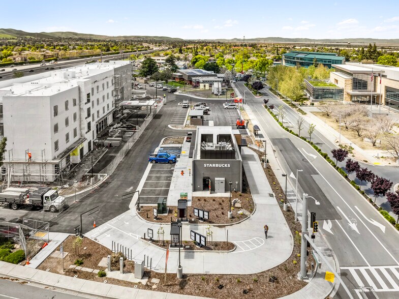 More Photos Of 999 Center Dr, Pittsburg Freestanding For Sale