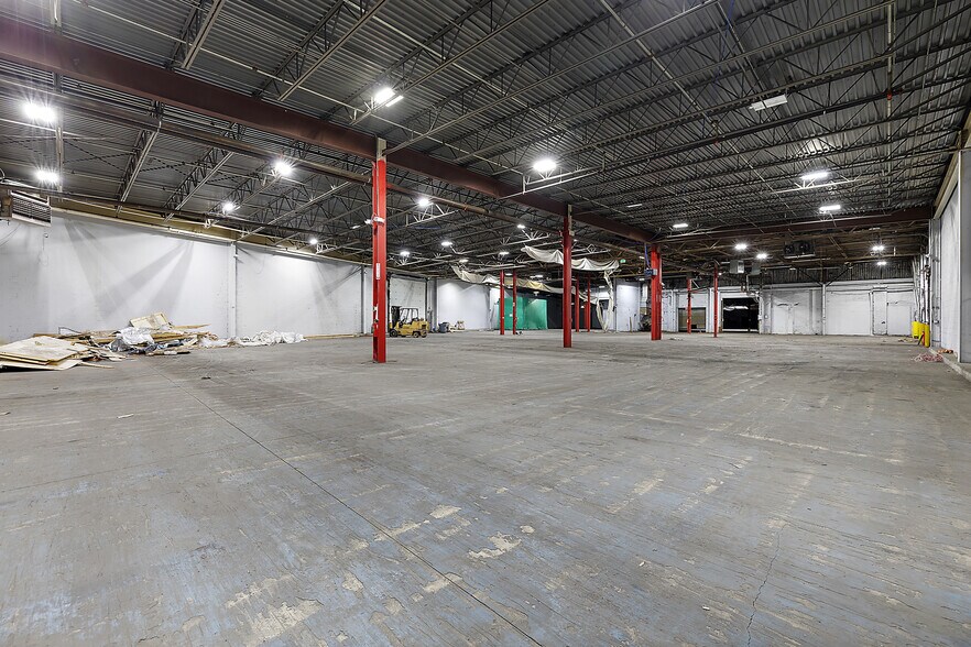More Photos Of 412 W Beecher St, Adrian Manufacturing For Lease