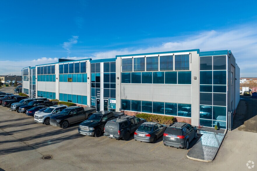 More Photos Of 4500-4528 112th Ave SE, Calgary Warehouse For Lease