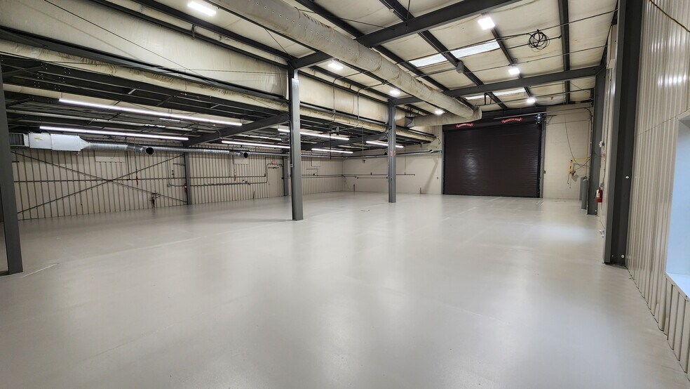 More Photos Of 272 E Kemper Rd, Loveland Industrial For Lease