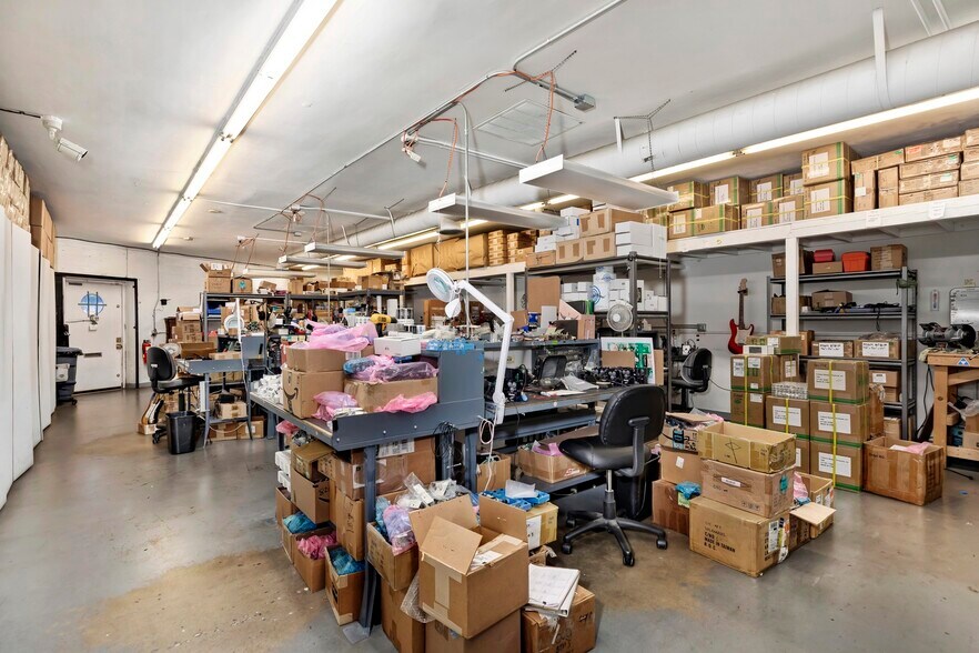 More Photos Of 11018 Washington Blvd, Culver City Storefront For Sale