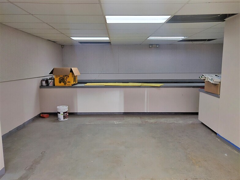 More Photos Of 188 Smith St, Poughkeepsie Service For Lease