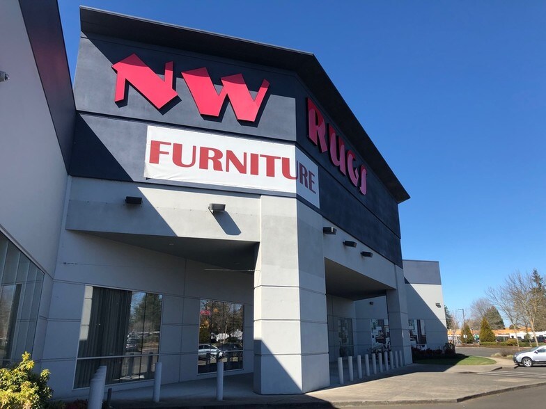 More Photos Of 2100 N Hayden Island Dr, Portland Freestanding For Sale