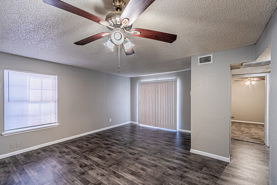 More Photos Of 6625 S Hulen St, Fort Worth Apartments For Sale