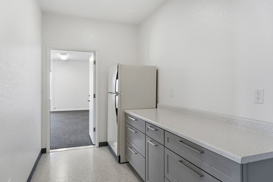 More Photos Of 303 Talmage Rd, Ukiah Warehouse For Lease