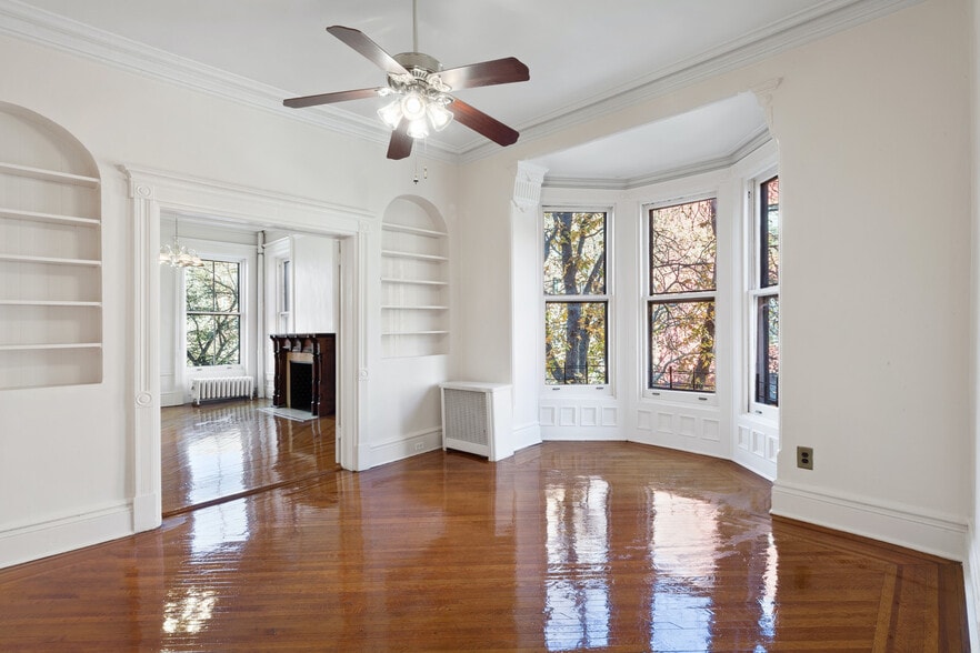 More Photos Of 28 8th Ave, Brooklyn Apartments For Sale