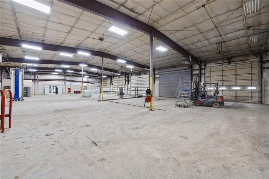 More Photos Of 6830 Commercial Ave, Billings Industrial For Sale