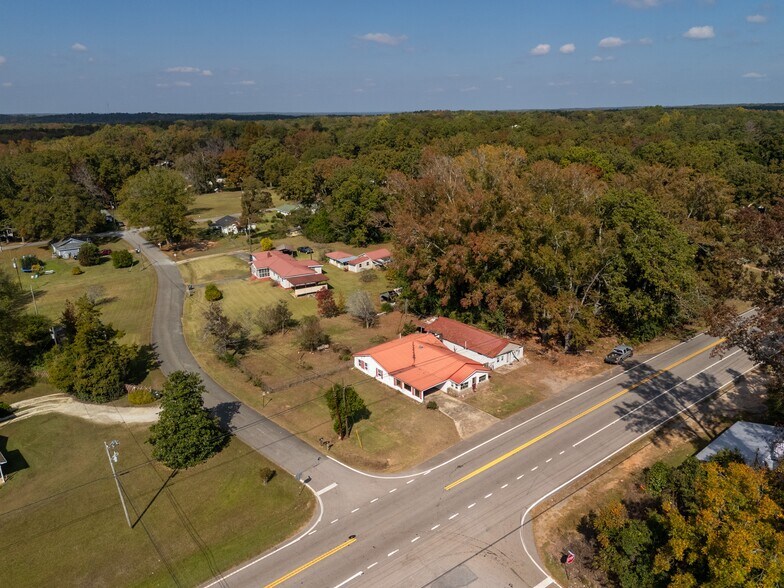 More Photos Of 7736 Westpoint Rd, West Point Freestanding For Sale