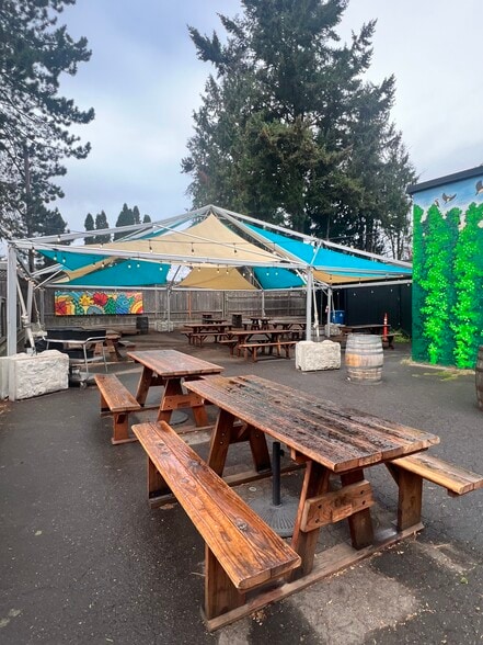 More Photos Of 5013-5027 NE 42nd Ave, Portland Freestanding For Sale
