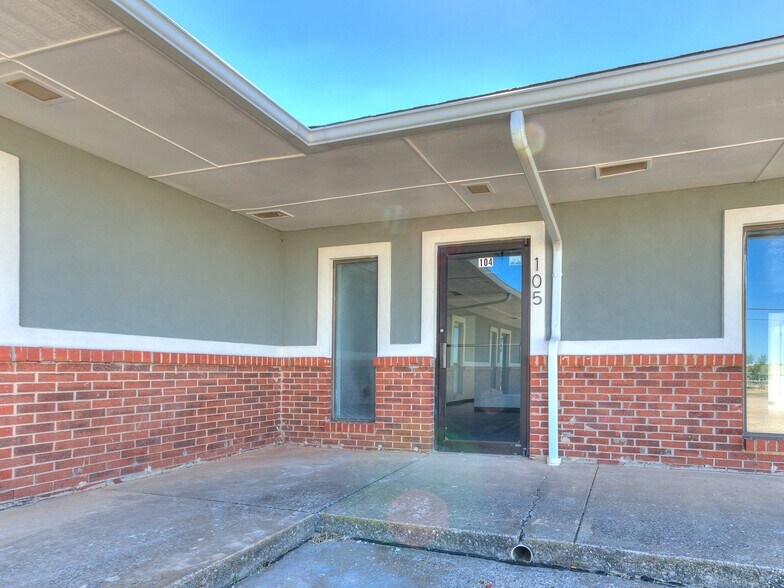 More Photos Of 7030 W Wilshire Blvd, Oklahoma City Storefront Retail Office For Lease