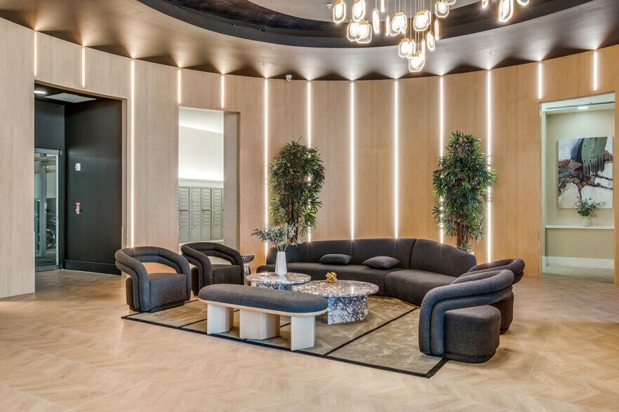 More Photos Of 1400 Hi Line Dr, Dallas Apartments For Lease