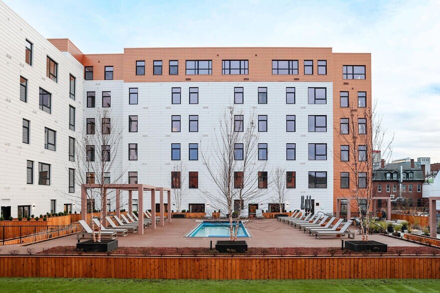 More Photos Of 52 Hanover St, Portland Apartments For Lease