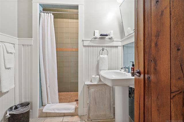 More Photos Of 4347 W 41st St, Tulsa Hospitality For Sale