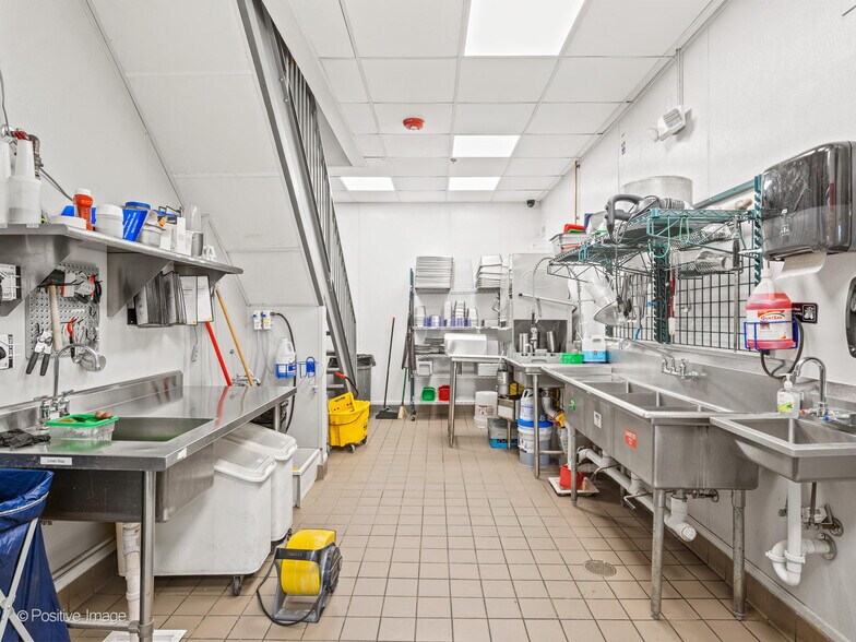 More Photos Of 720 E Rand Rd, Mount Prospect Fast Food For Sale