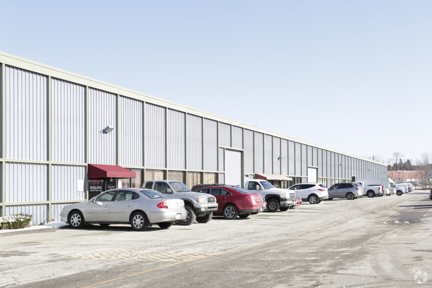 More Photos Of 700-790 Vista Park Dr, Pittsburgh Warehouse For Lease