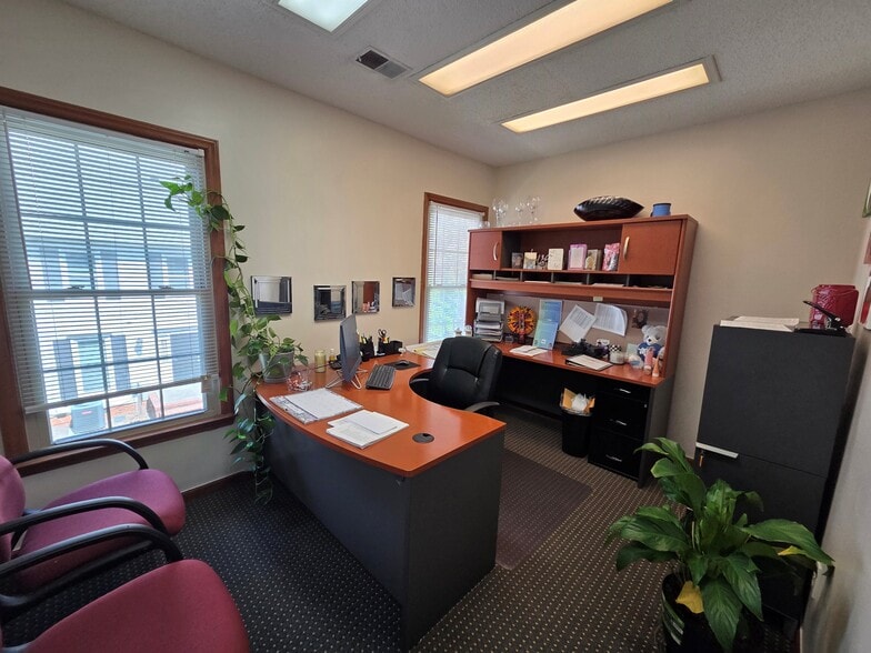More Photos Of 5513 Monroe Rd, Charlotte Office Residential For Sale