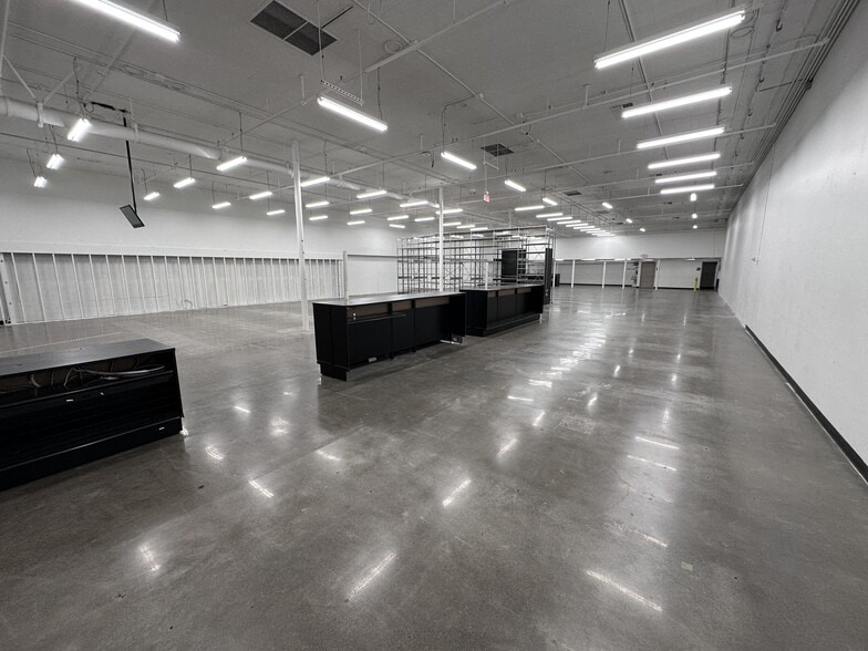 More Photos Of 7811-7931 NE Highway 99, Vancouver General Retail For Lease