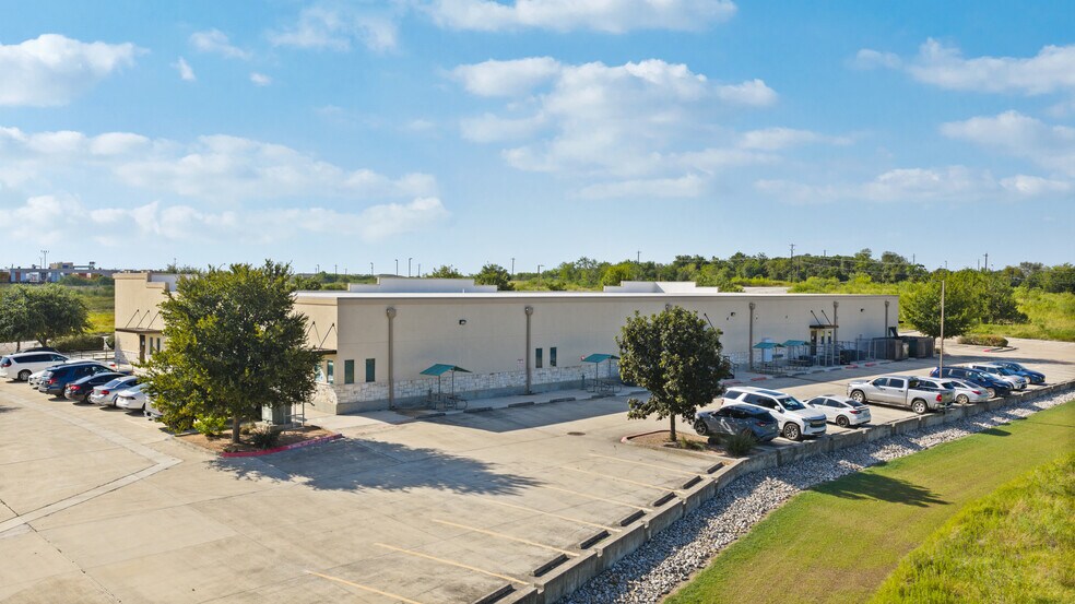More Photos Of 250 S Foxtail Run, San Marcos Office For Sale