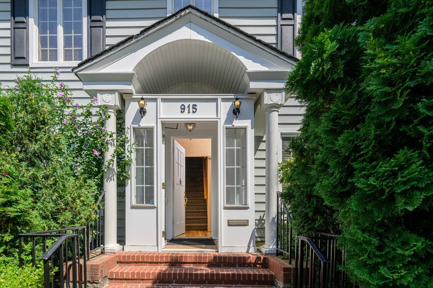 More Photos Of 915 Palmer Rd, Bronxville Medical For Sale
