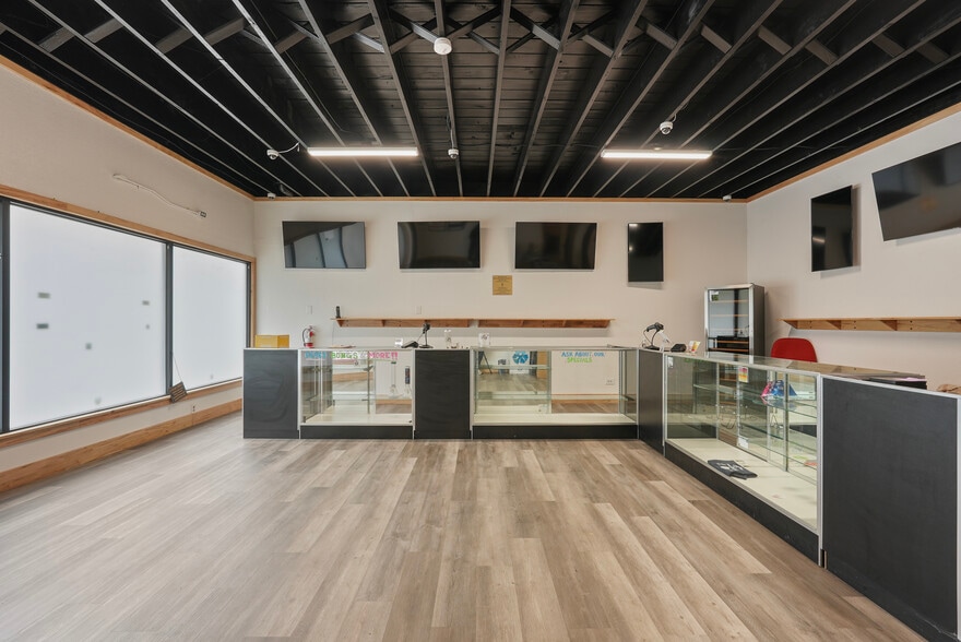 More Photos Of 7050 Martin Luther King Jr Blvd, Portland Freestanding For Lease