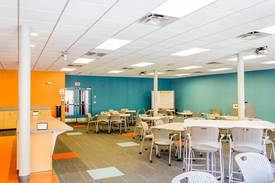 More Photos Of 121 Free St, Portland Office For Lease